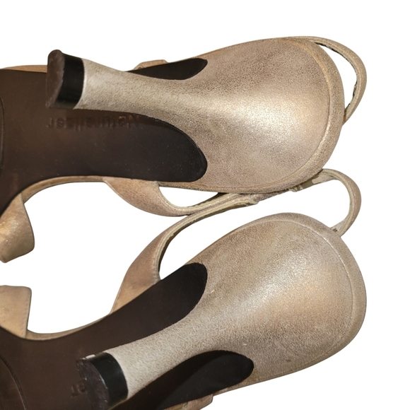 Naturalizer Sandals 8.5 Gold - Picture 7 of 7